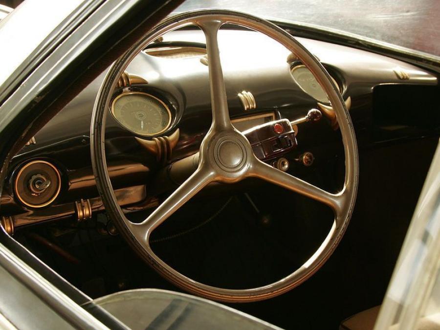 Панель приборов Panhard Dynavia Concept 1948 года  (фото 3 из 3)